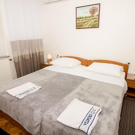 Rooms & Apartment Albina Башка Екстер'єр фото