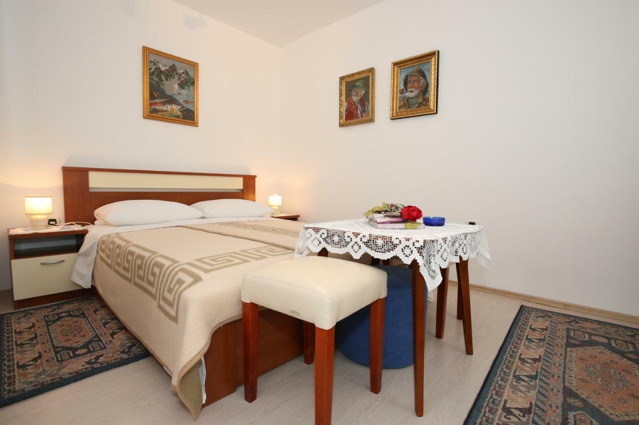 Rooms & Apartment Albina Башка Екстер'єр фото