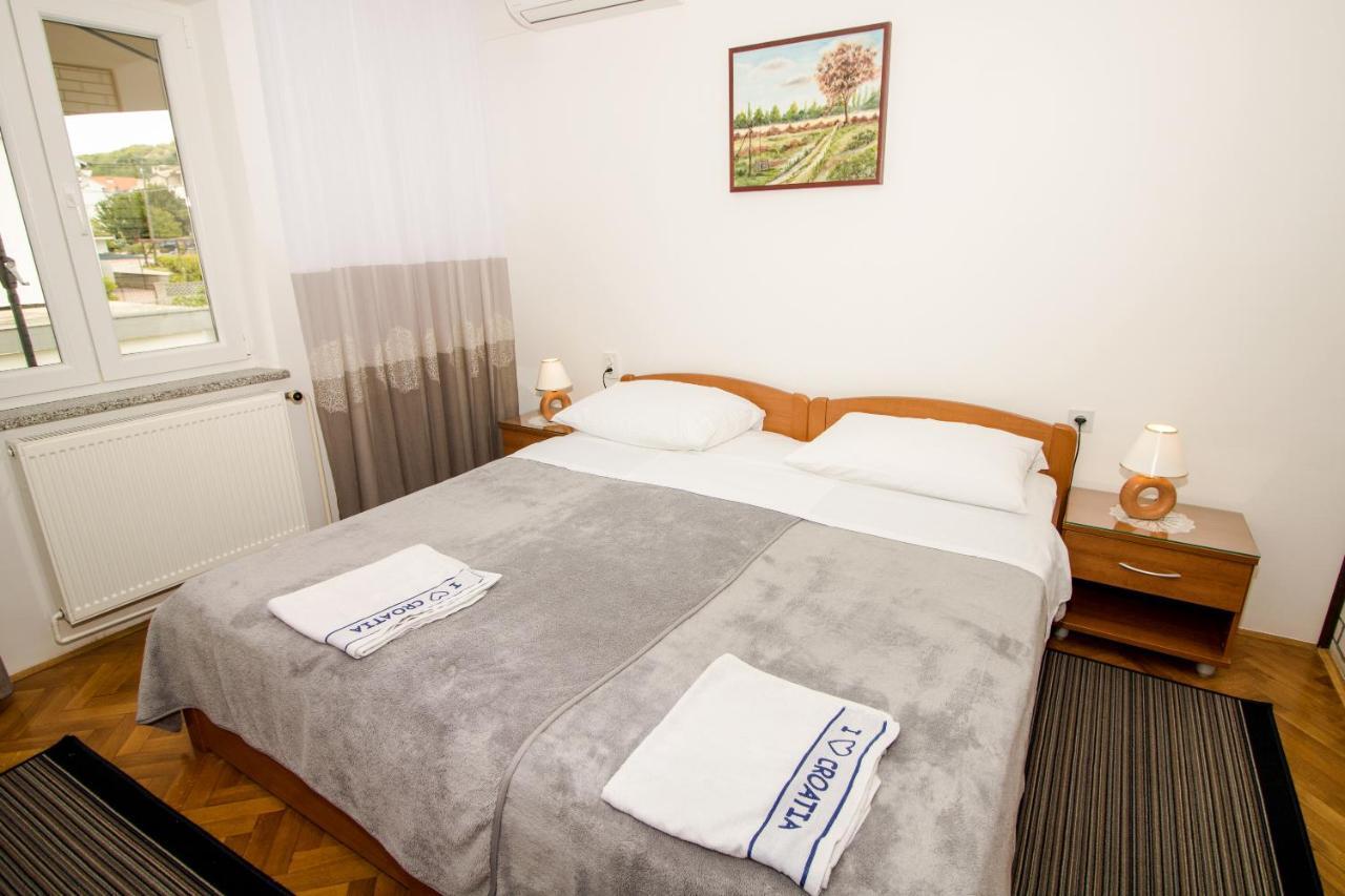 Rooms & Apartment Albina Башка Екстер'єр фото