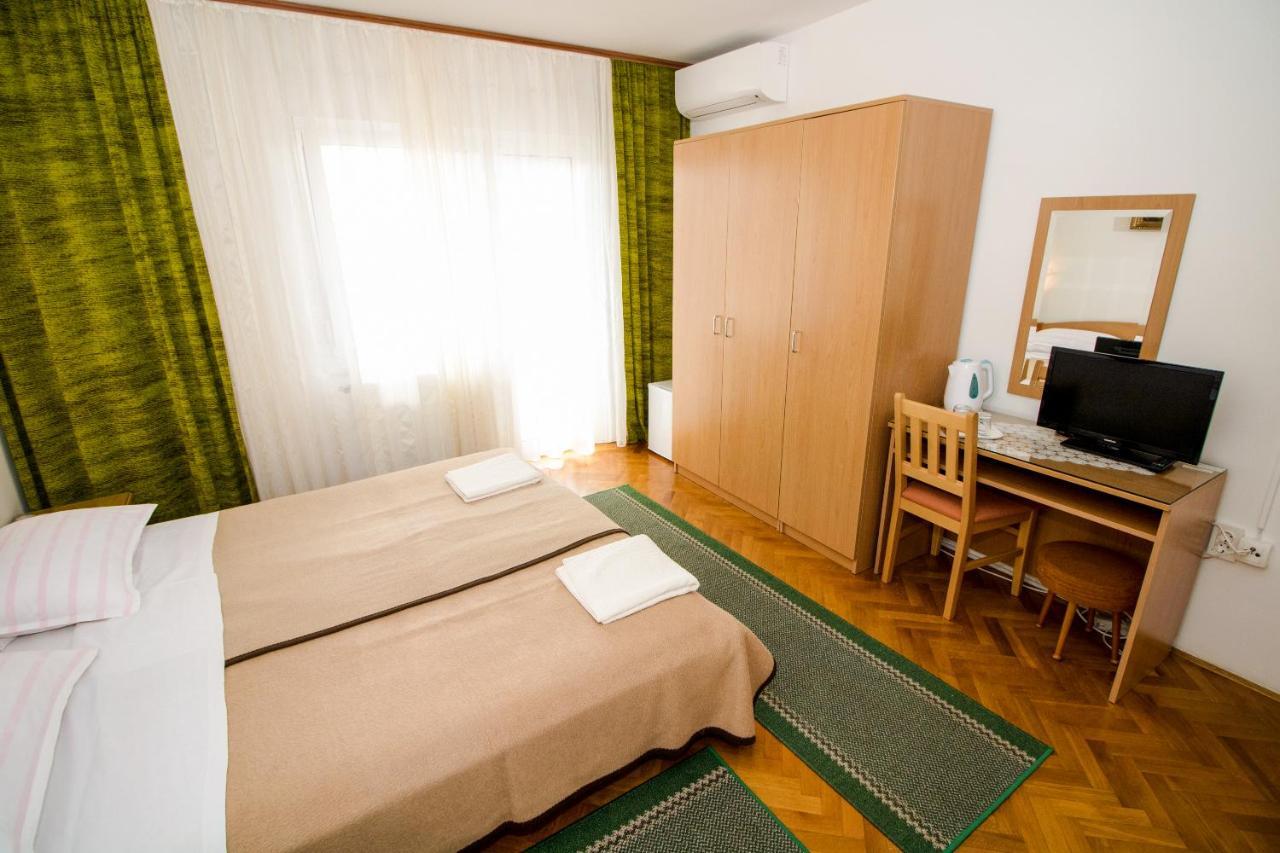 Rooms & Apartment Albina Башка Екстер'єр фото