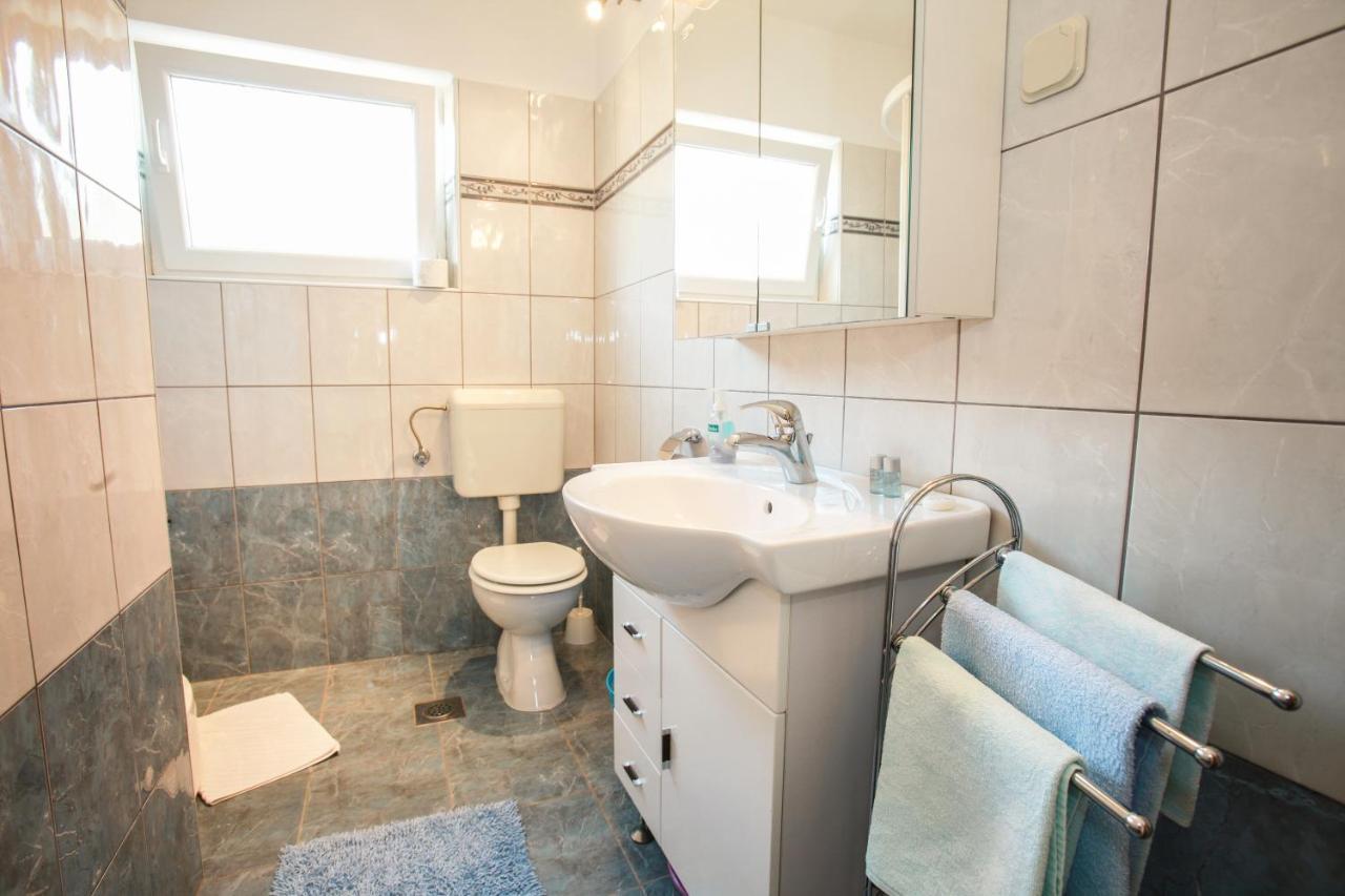 Rooms & Apartment Albina Башка Екстер'єр фото