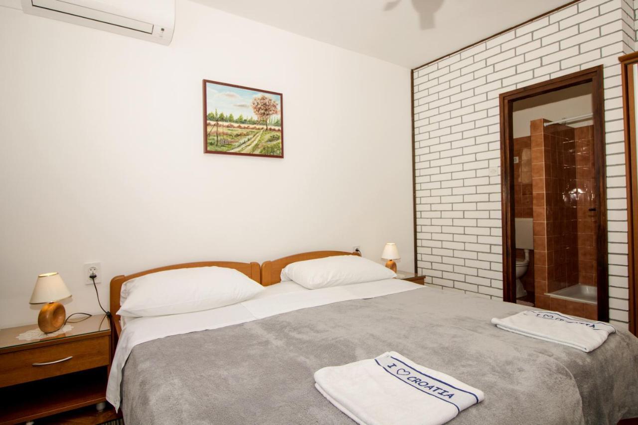 Rooms & Apartment Albina Башка Екстер'єр фото