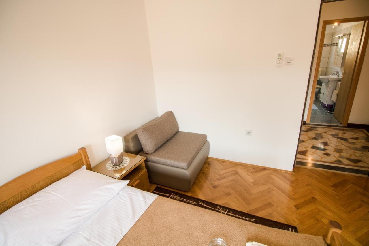Rooms & Apartment Albina Башка Екстер'єр фото