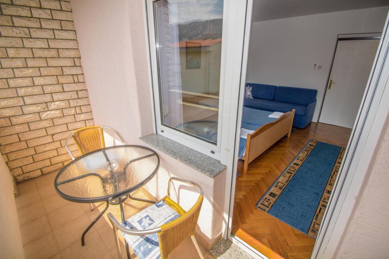 Rooms & Apartment Albina Башка Екстер'єр фото