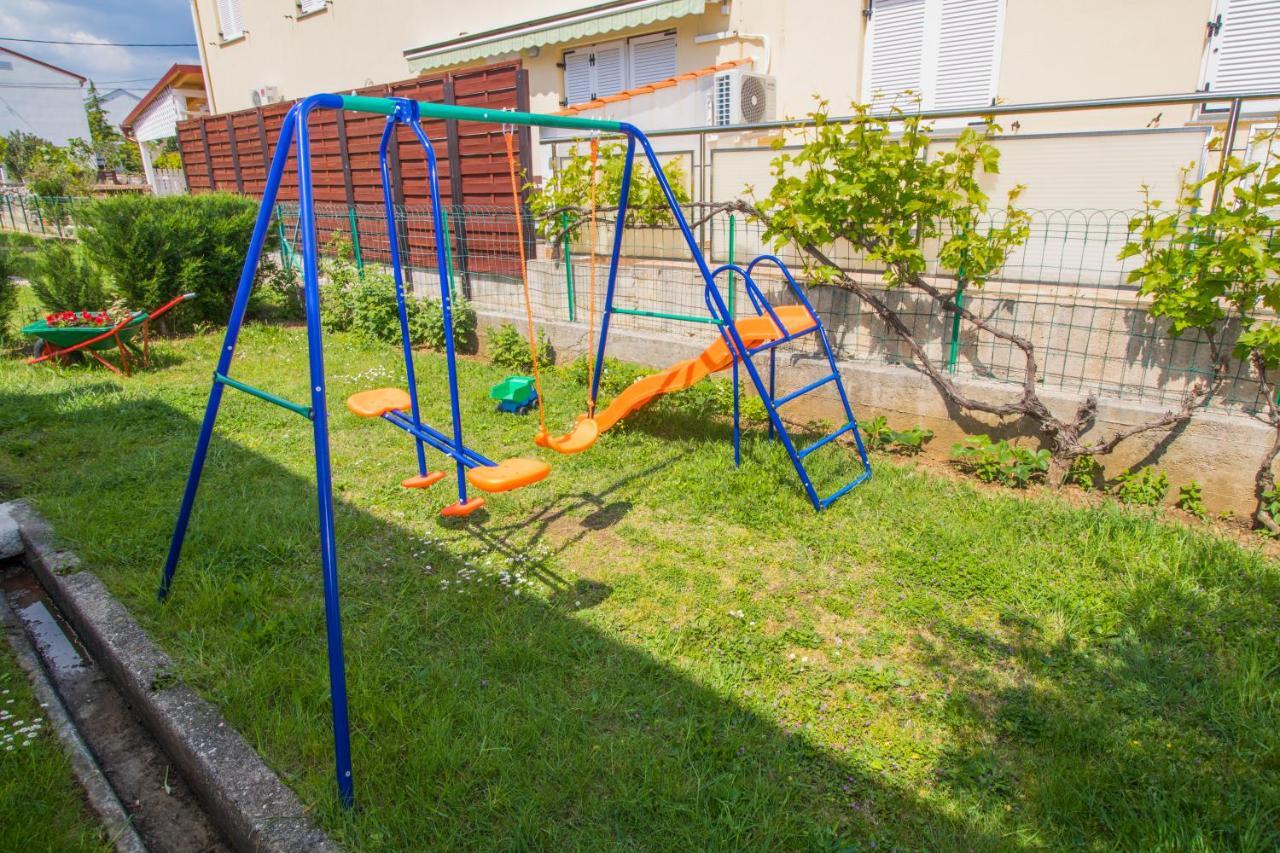 Rooms & Apartment Albina Башка Екстер'єр фото