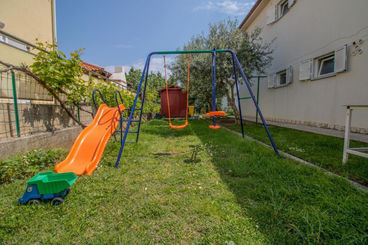 Rooms & Apartment Albina Башка Екстер'єр фото
